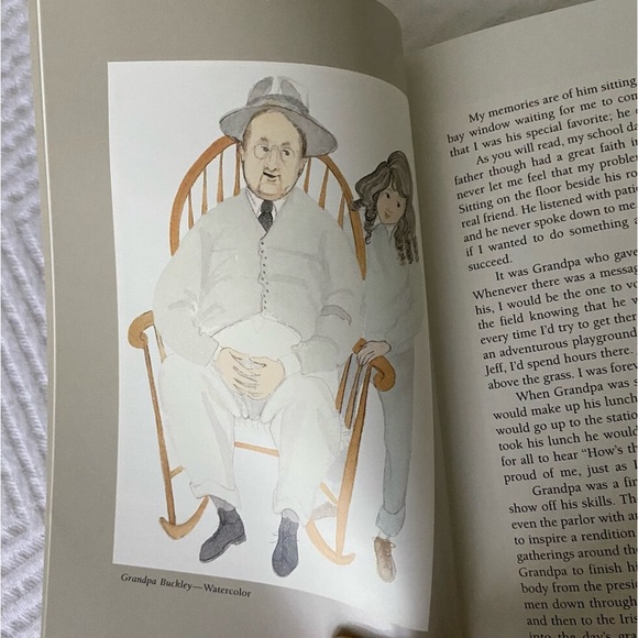 Book about artist P Buckley Moss.  Has a number of the artists works - Picture 2 of 3